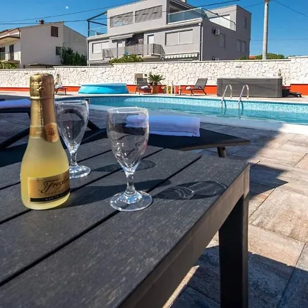 4 Great Ancora For 12 Guests *
